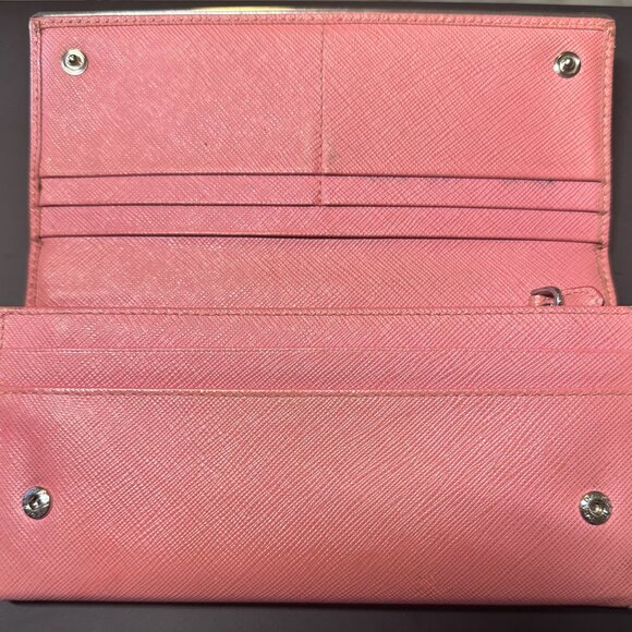 Authentic Prada Saffiano Metal Wallet in Peonia COA Included - EUC - Picture 3 of 7